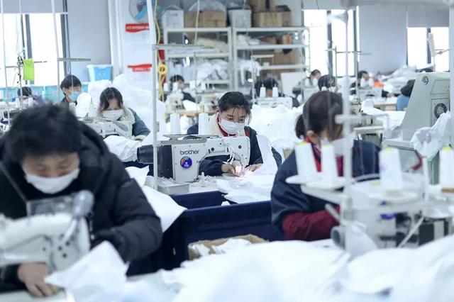 防護服緊缺？這家僅用了5天時間轉產防護服，日產量已達9000件