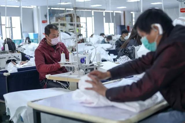 防護服緊缺？這家僅用了5天時間轉產防護服，日產量已達9000件